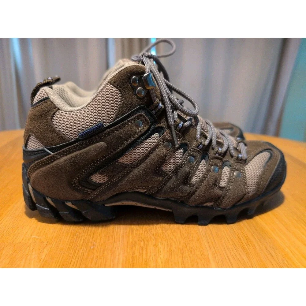 RedHead Women’s 7.5 Hiking Boots Waterproof Brown Suede Mid Great Condition!